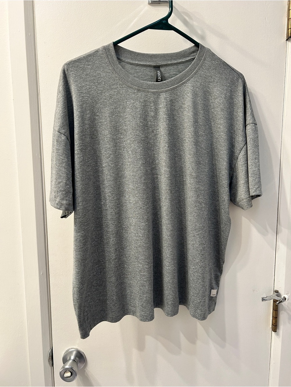 Vuori Energy Tee Size L VGUC! Athleisure comfy athletic wear